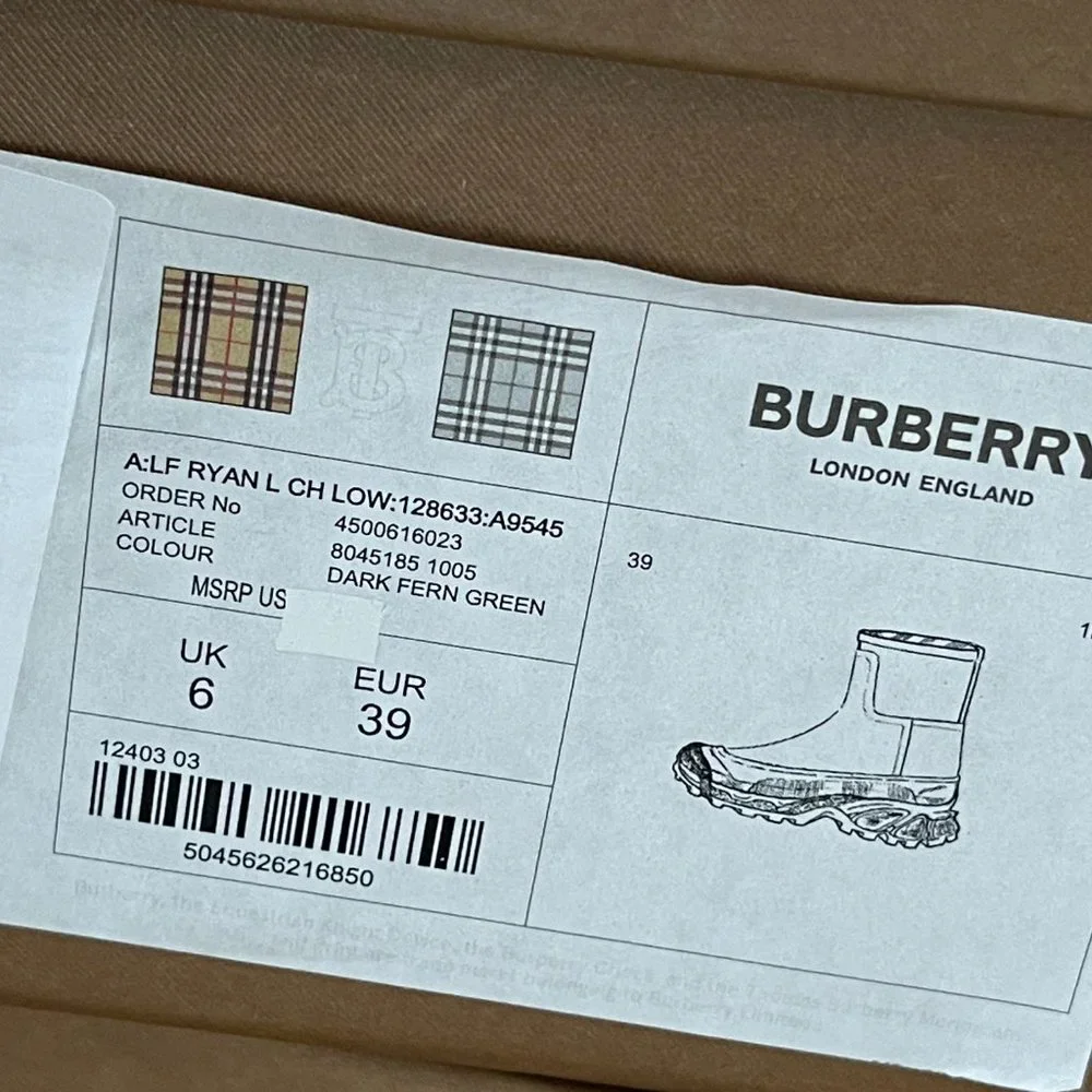 BURBERRY WOMEN'S RYAN CHECK FERN GREEN RUBBER RAIN BOOTS - Picture 15 of 16